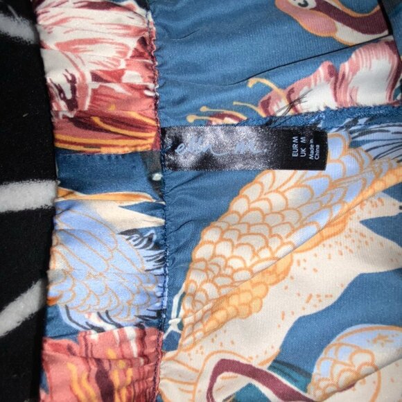 New Without Tags Ella Size Medium Tropic Gaucho Pants Like Silk - Picture 6 of 9